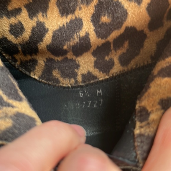 STUART WEITZMAN Suede casual boots size 6.5 like new - Picture 7 of 7